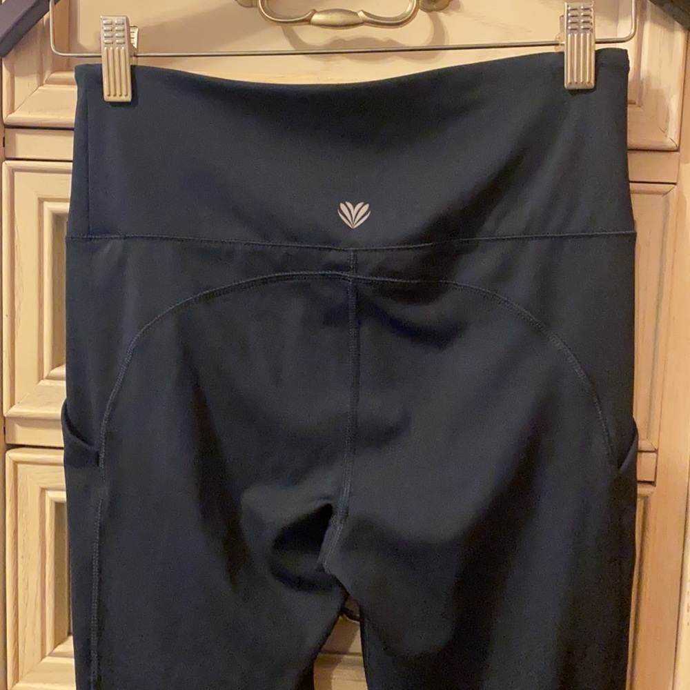 High Waisted Leggings - Picture 8 of 10